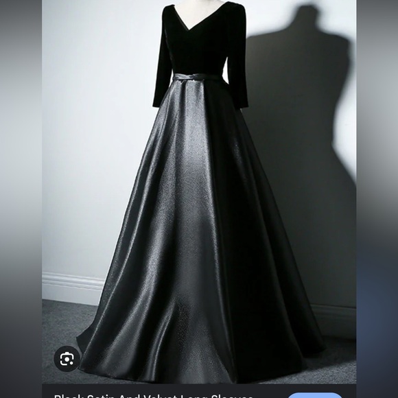 Vintage 90s Black Velvet and Silk Whimsigoth Ball Gown - Picture 8 of 10